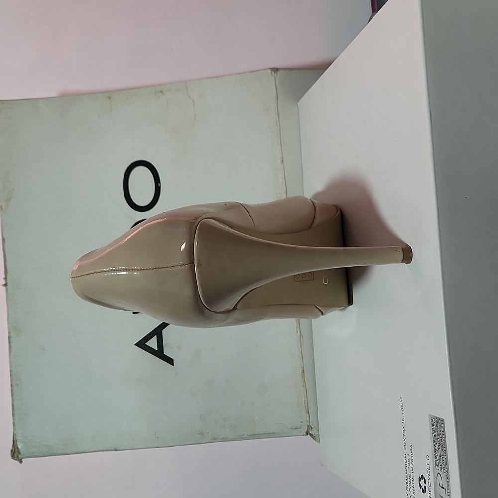 Shoes - Picture 4 of 5